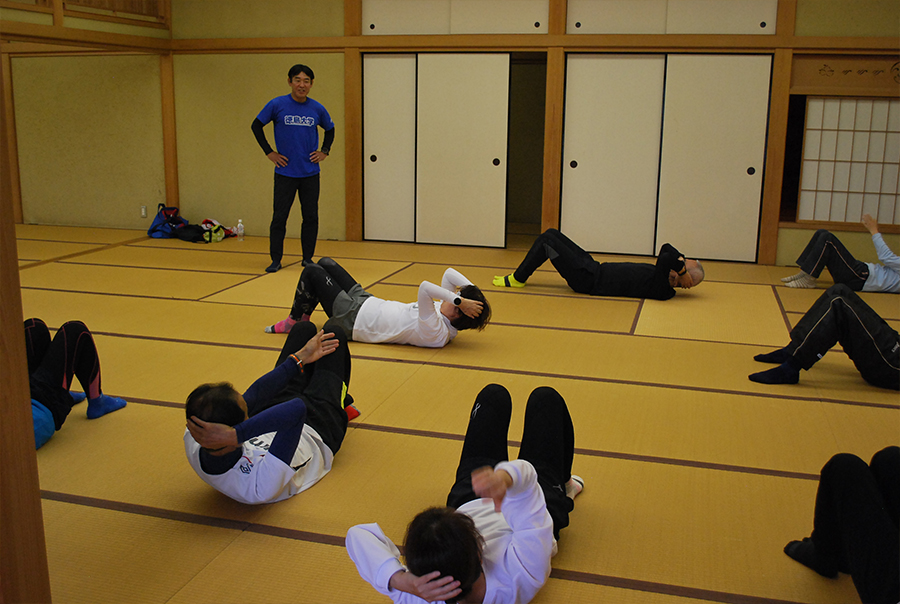 ②徳島大学　田中俊夫教授　による「筋トレ実習」の様子 10