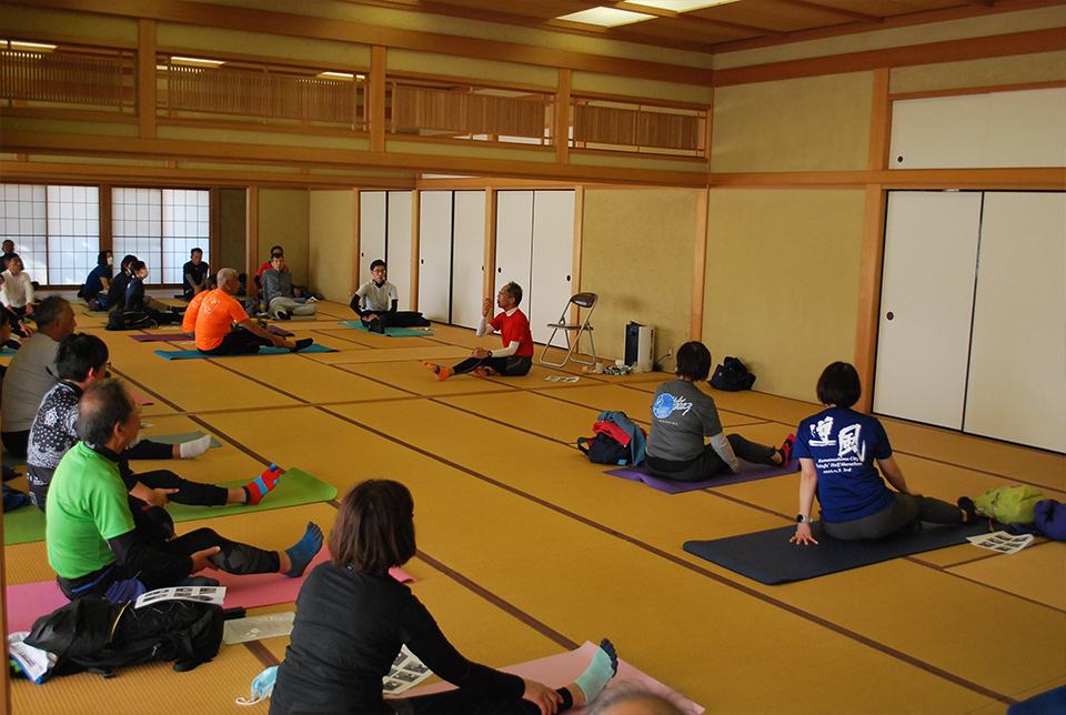 ①徳島県トレーナー協会　中村氏による講義「身体のケアについて」（両コース）の様子 2